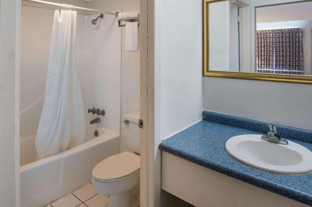 Rodeway Inn Brazil Kültér fotó